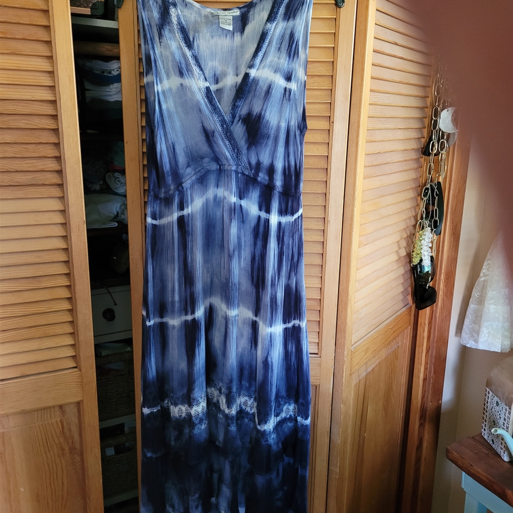 NWOT Cute Options Blue Tie-Dye Top